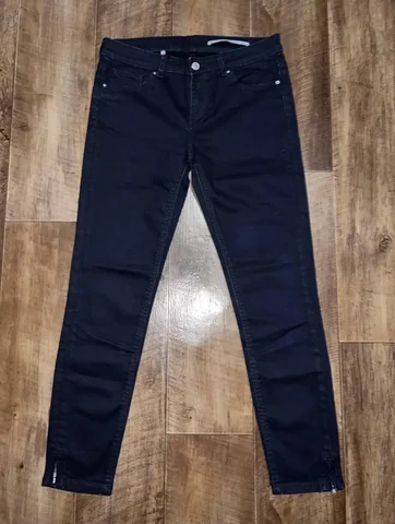 Джинсы Slim Zara 44 размер - Платья в Красноярск