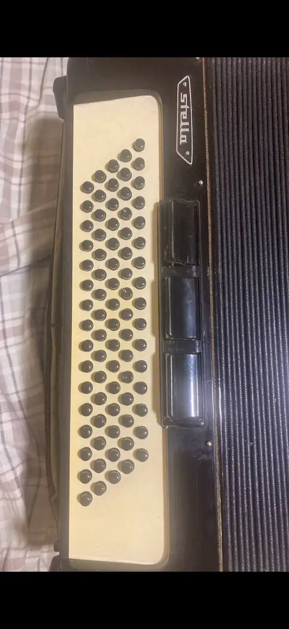 Немецкий аккордеон - Музыкальные инструменты (Хобби и отдых) в Красноярск