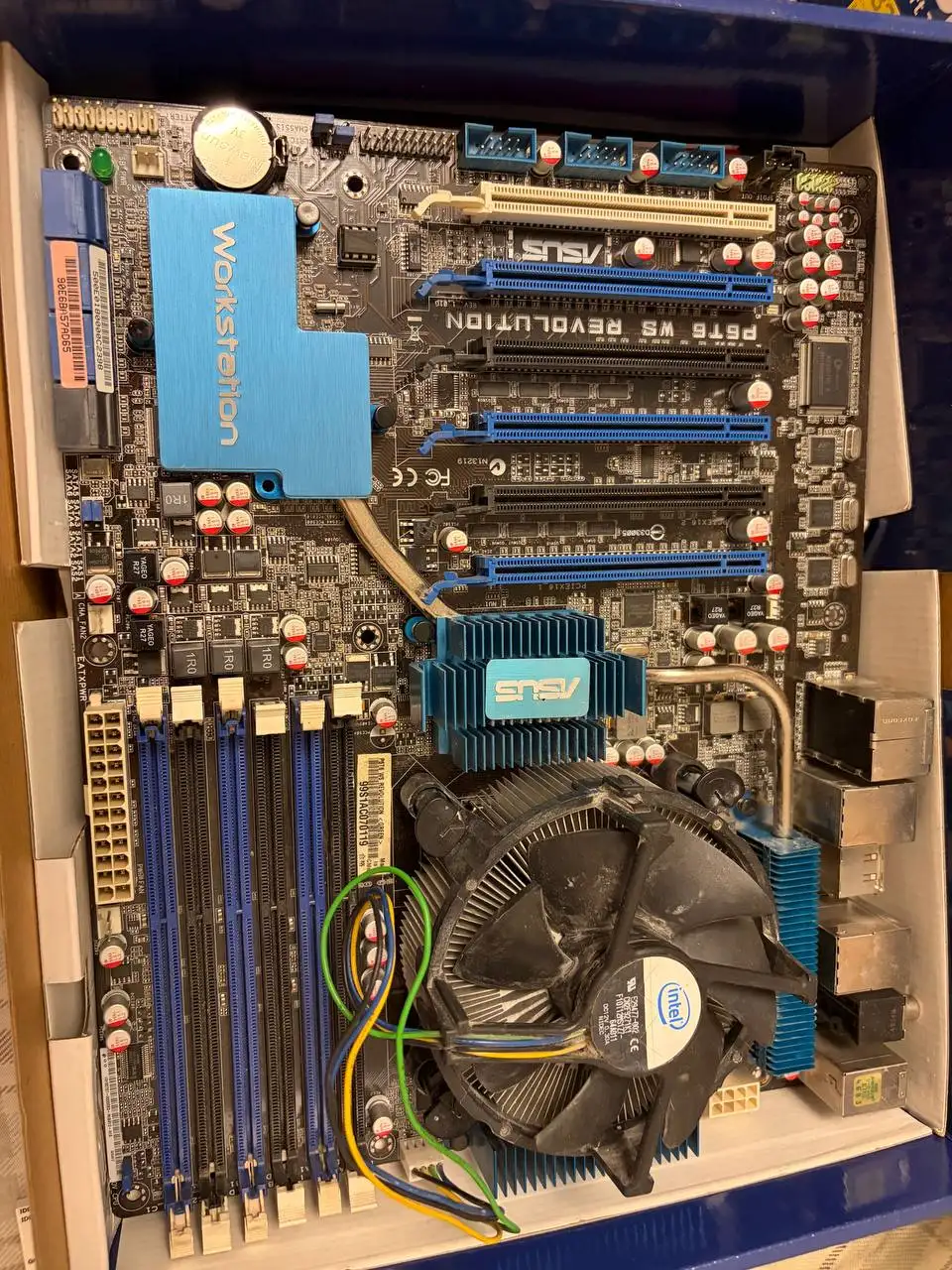 Продам материнскую плату ASUS P6 T6 WS Revolution с процессором и оперативной памятью - Компьютерные комплектующие (Электроника) в Красноярск