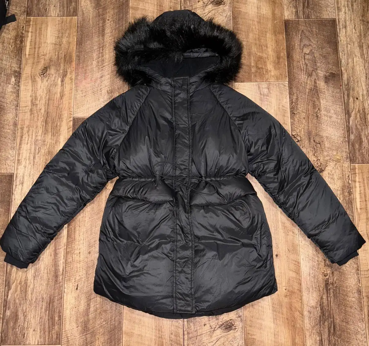 Новая зимняя куртка для девочки 146 размер - Детская одежда (Одежда) в Красноярск