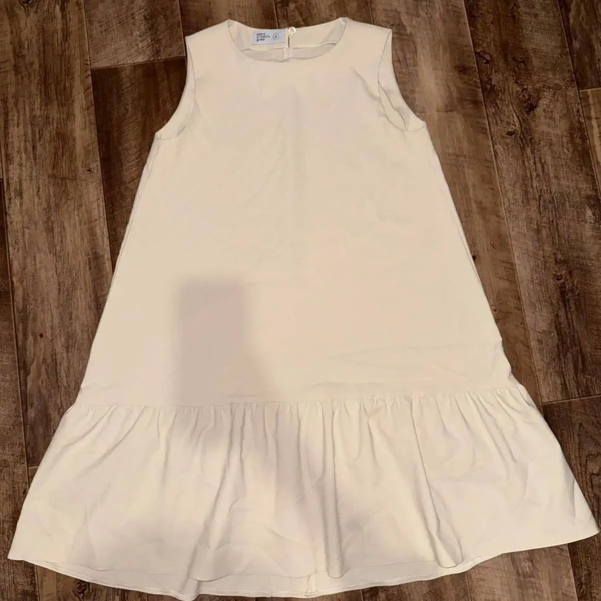 Платье 46 размер в отличном состоянии - Женская одежда (Одежда) в Красноярск