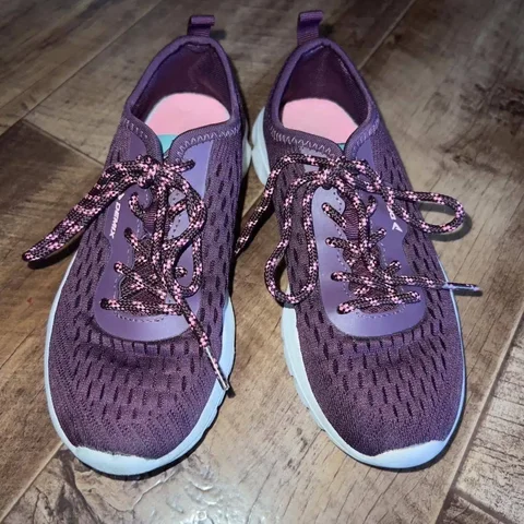 Кроссовки Magus от Demix 33 размер - Брюки в Красноярск