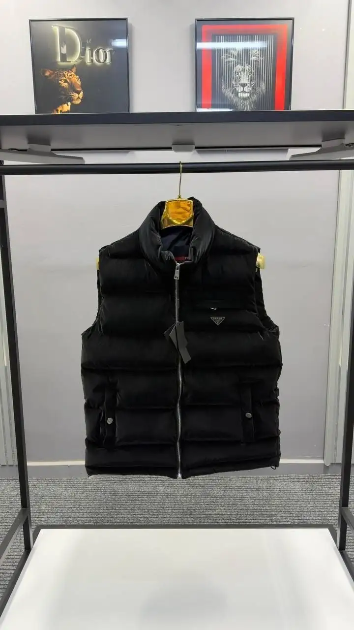 Продажа жилеток в Красноярске - Верхняя одежда (Одежда) в Красноярск