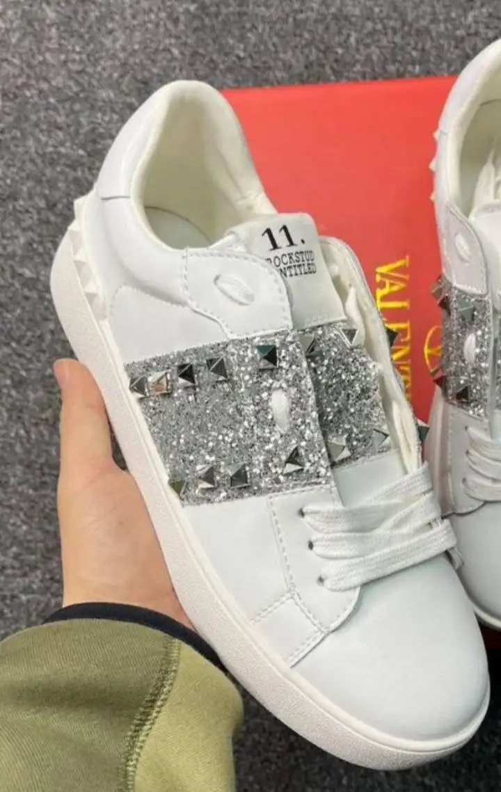 Женские кроссовки Valentino Garavani размер 40 - Обувь (Одежда) в Красноярск