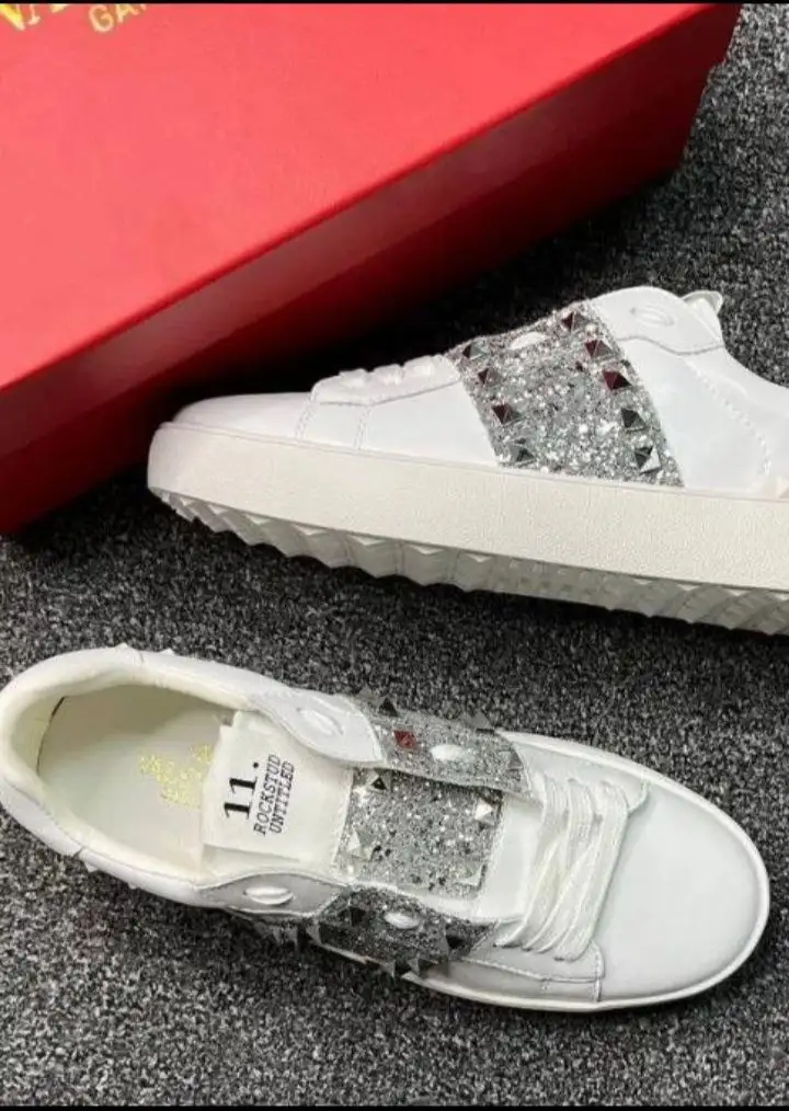 Женские кроссовки Valentino Garavani размер 40 - Обувь (Одежда) в Красноярск