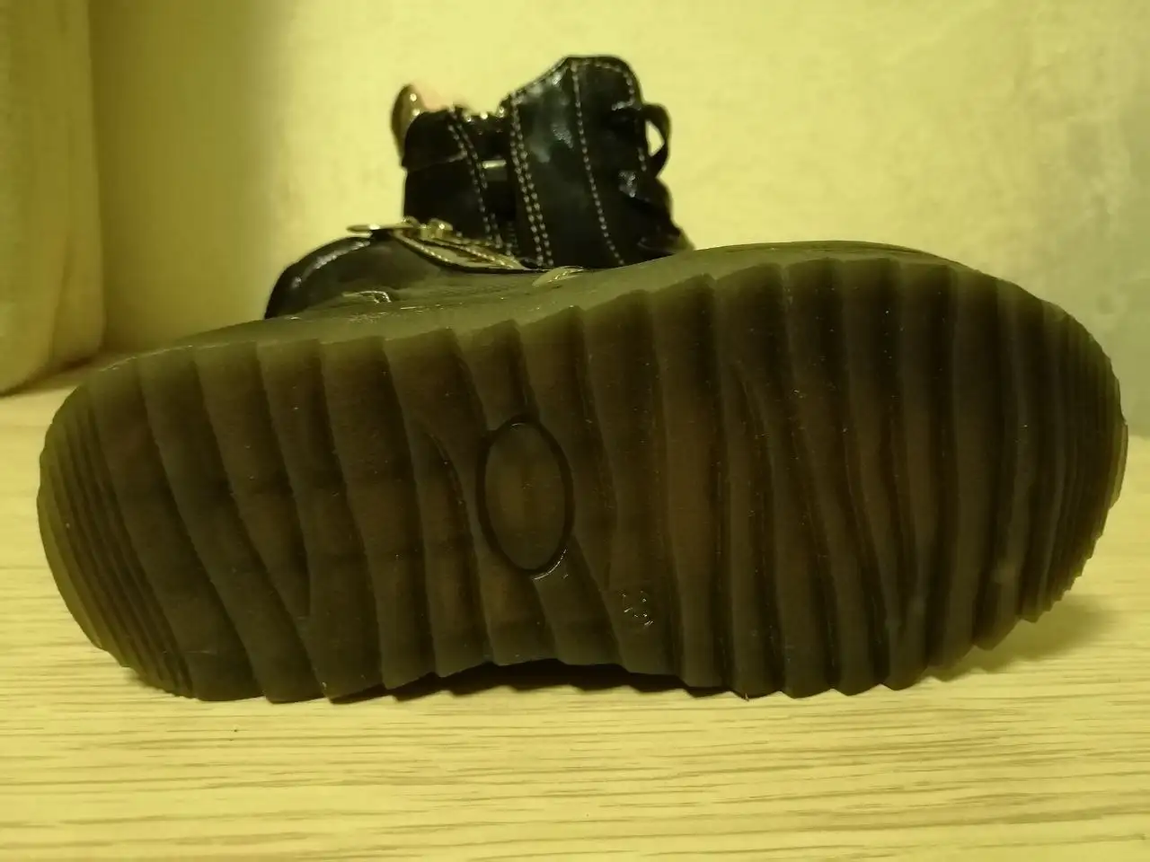 Продам детскую обувь новый 26 размер - Обувь (Товары для детей) в Красноярск