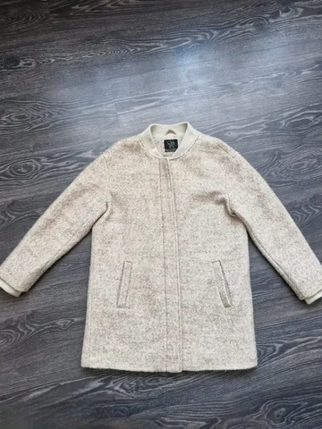 Пальто C&A размер 46 - Костюмы в Красноярск