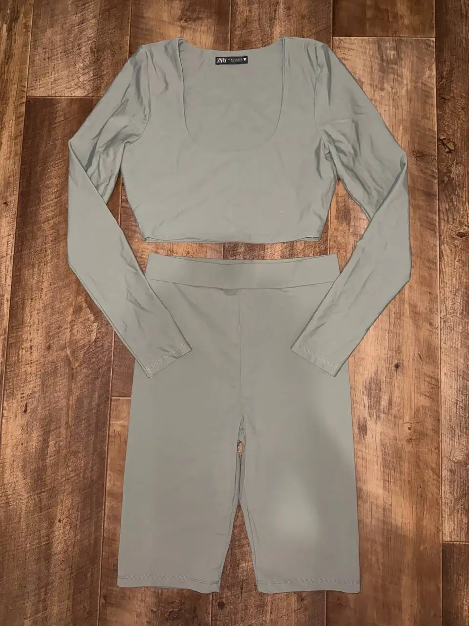 Костюм Zara размер M/S - Костюмы (Одежда) в Красноярск