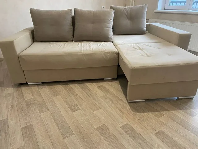 Продам диван срочно - Тара и контейнеры в Красноярск