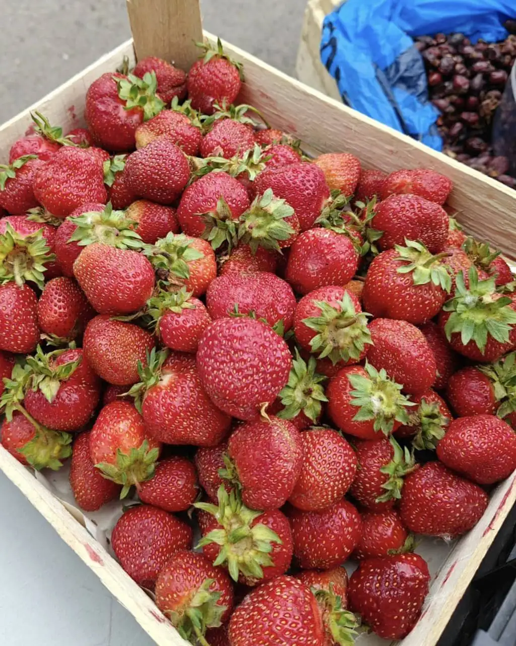 Предзаказ свежей клубники из Киргизии с доставкой по городу - Продукты питания/Сезонные товары (Хобби и отдых) в Красноярск