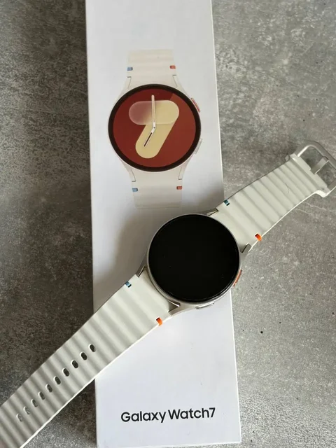 Продам часы Samsung Galaxy Watch 7 - Умные часы в Красноярск