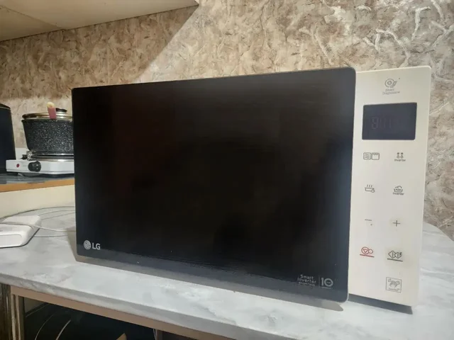 Продам микроволновку LG MH63M38GISW бу - Электроника в Красноярск