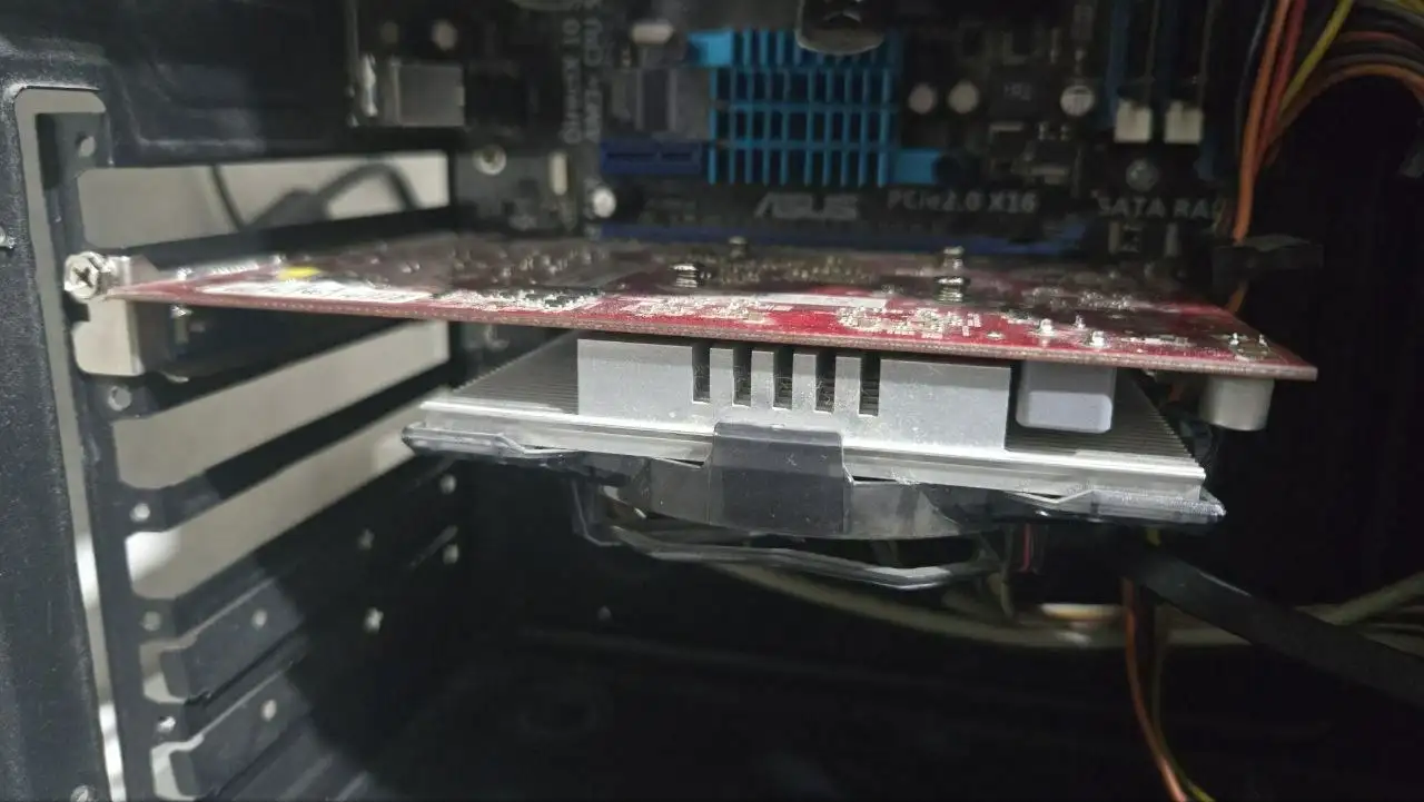 Монитор 22 дюйма и видеокарта Radion 5670HD - Компьютерная техника (Электроника) в Красноярск