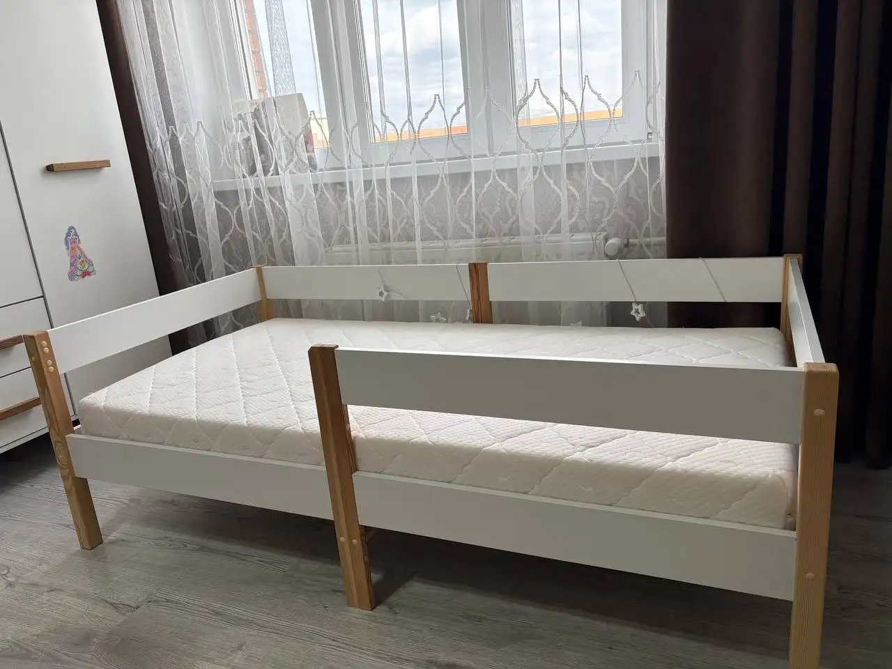 Детская кровать с ортопедическим матрасом и комодом - Детская мебель (Товары для детей) в Красноярск