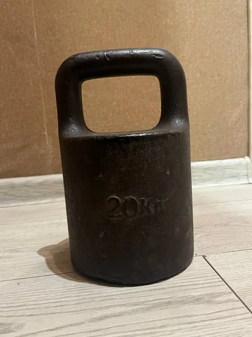 Продам гирю 20кг - Праздничные принадлежности в Красноярск