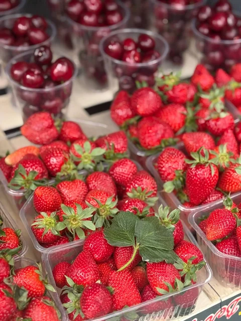 Продажа свежих ягод и зелени в Красноярске - Часы в Красноярск