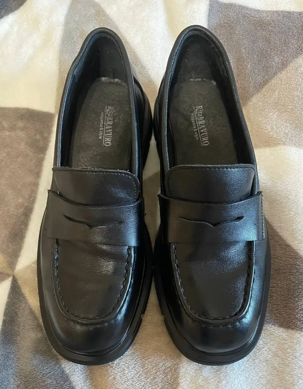 Продажа лоферов и демисезонных ботинок - Обувь (Одежда) в Красноярск