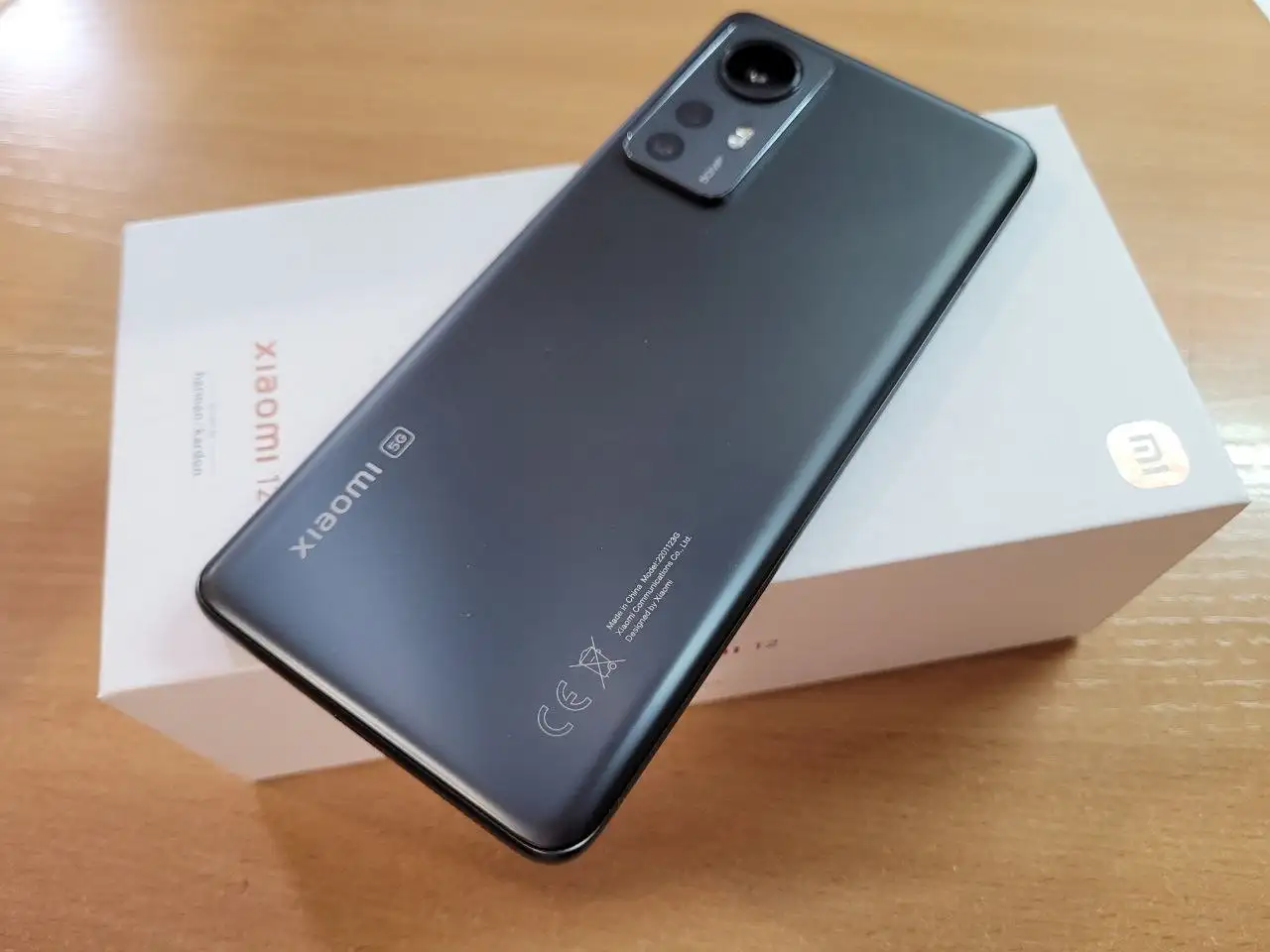 Продам Xiaomi 12 8/128 - Смартфоны (Электроника) в Красноярск