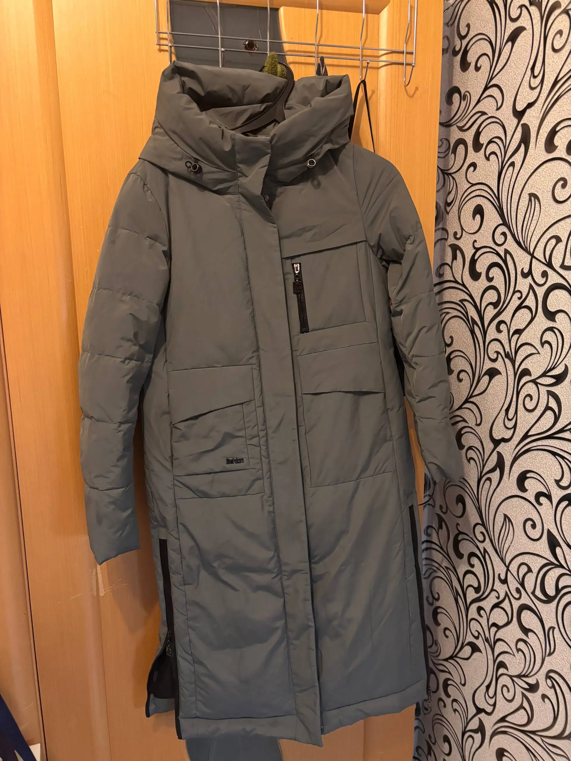 Продажа зимних пуховиков 42 размера - Верхняя одежда (Одежда) в Красноярск