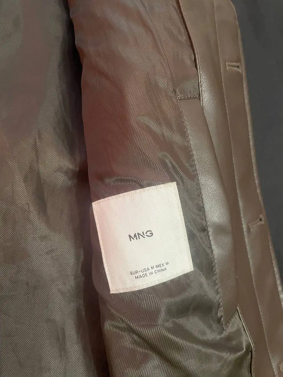 Кожаная куртка MNG размер М - Верхняя одежда (Одежда) в Красноярск