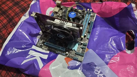 Компьютерные комплектующие: Radeon HD 5670, Core i5-3450, материнская плата P8b75m - Зарядные устройства в Красноярск