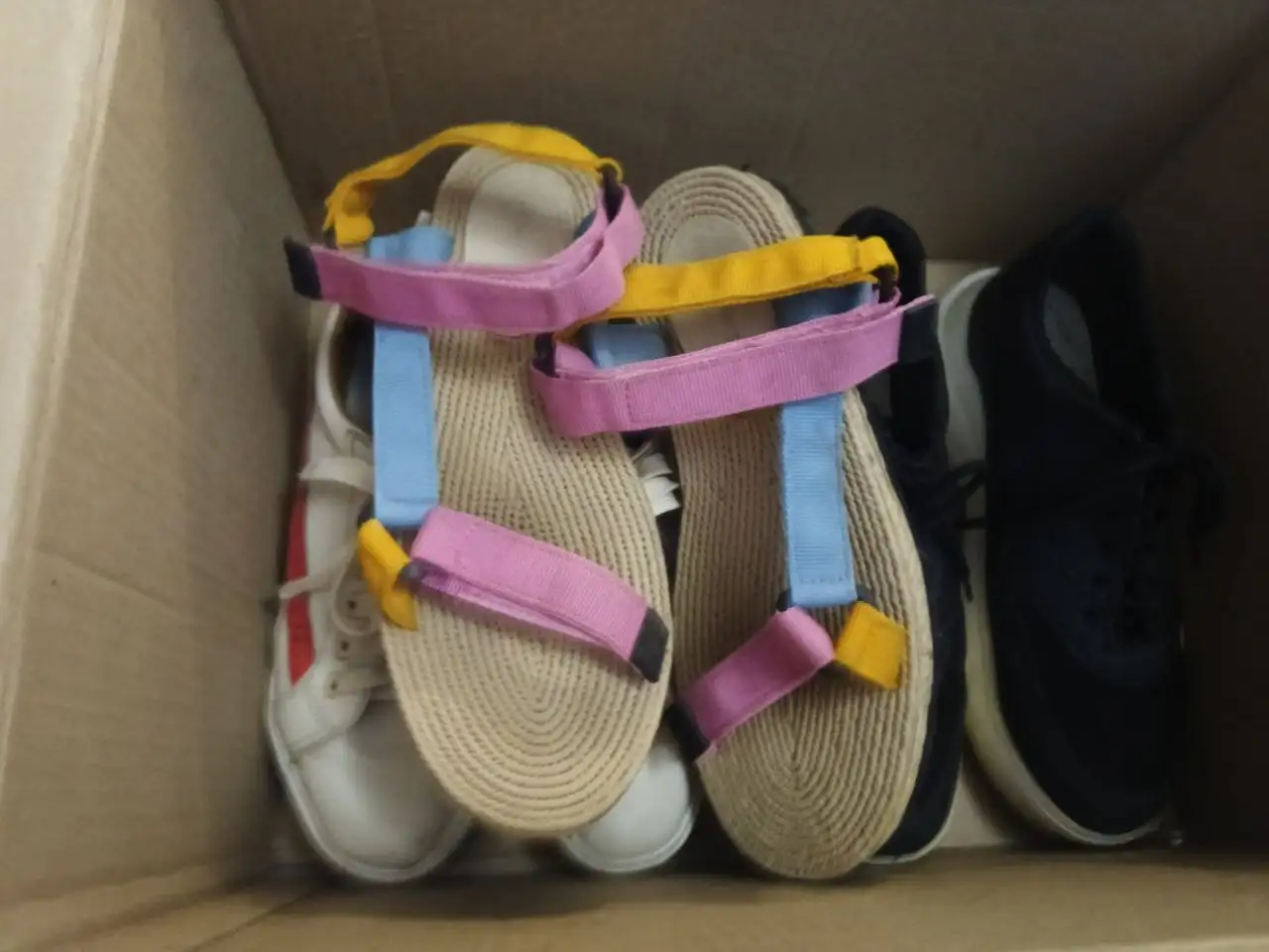 Обувь 39 размера: ботинки, босоножки, кроссовки, весенняя обувь - Обувь (Одежда) в Красноярск