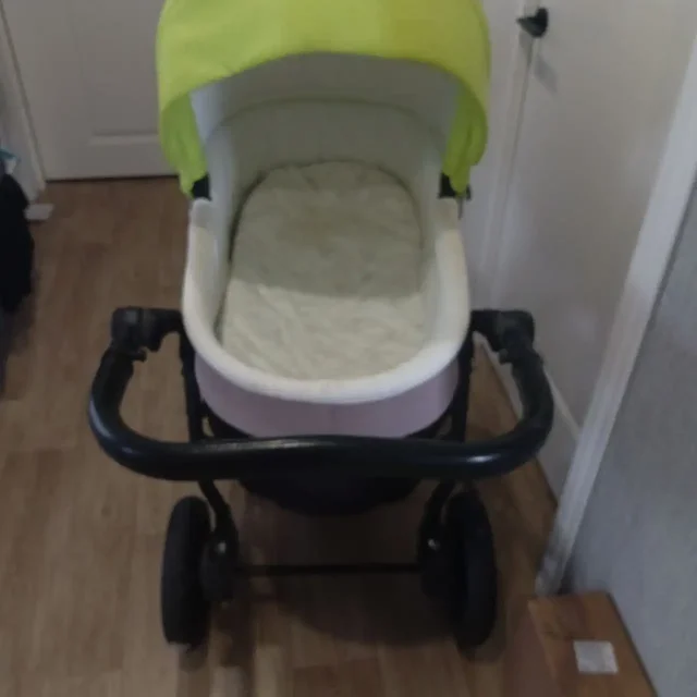 Продам коляску срочно - Аксессуары для одежды в Красноярск