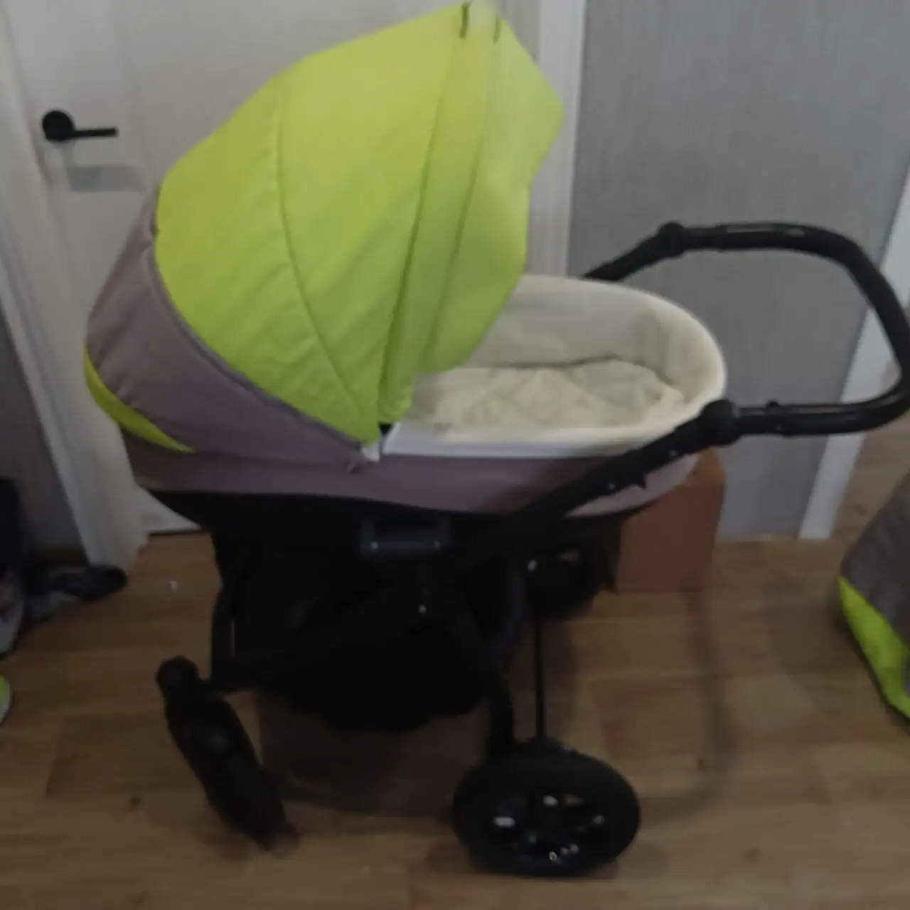 Продам коляску срочно - Товары для детей в Красноярск