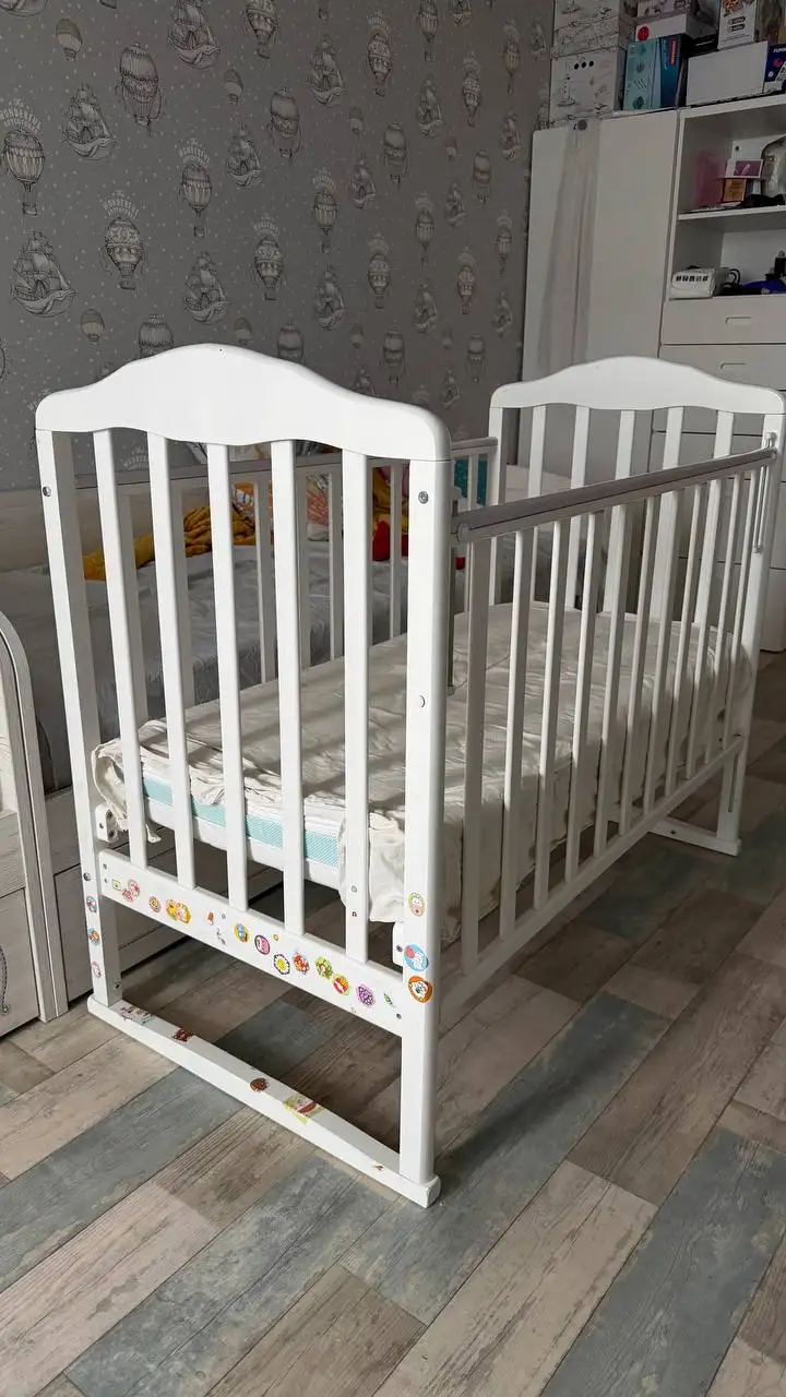 Кровать с матрасом - Мебель (Для дома и дачи) в Красноярск