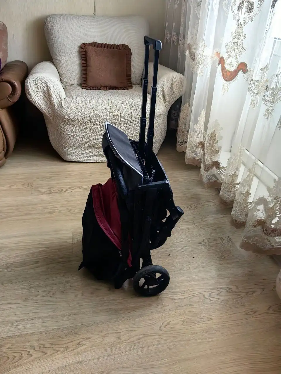 Продам коляску прогулочную книжка - Коляски (Товары для детей) в Красноярск