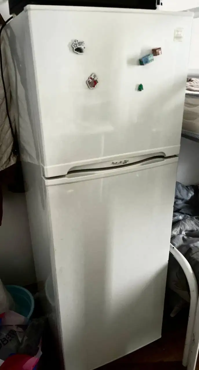 Холодильник Daewoo Electronics FR-2705 - Бытовая техника (Для дома и дачи) в Красноярск