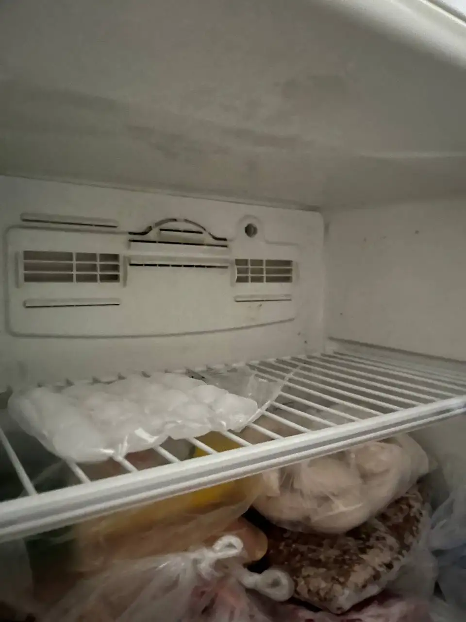 Холодильник Daewoo Electronics FR-2705 - Бытовая техника (Для дома и дачи) в Красноярск