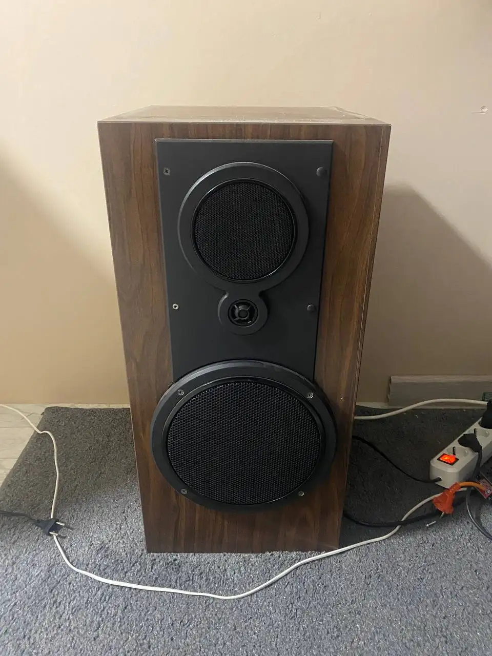 Продажа колонок с усилителем - Аудиотехника (Электроника) в Красноярск