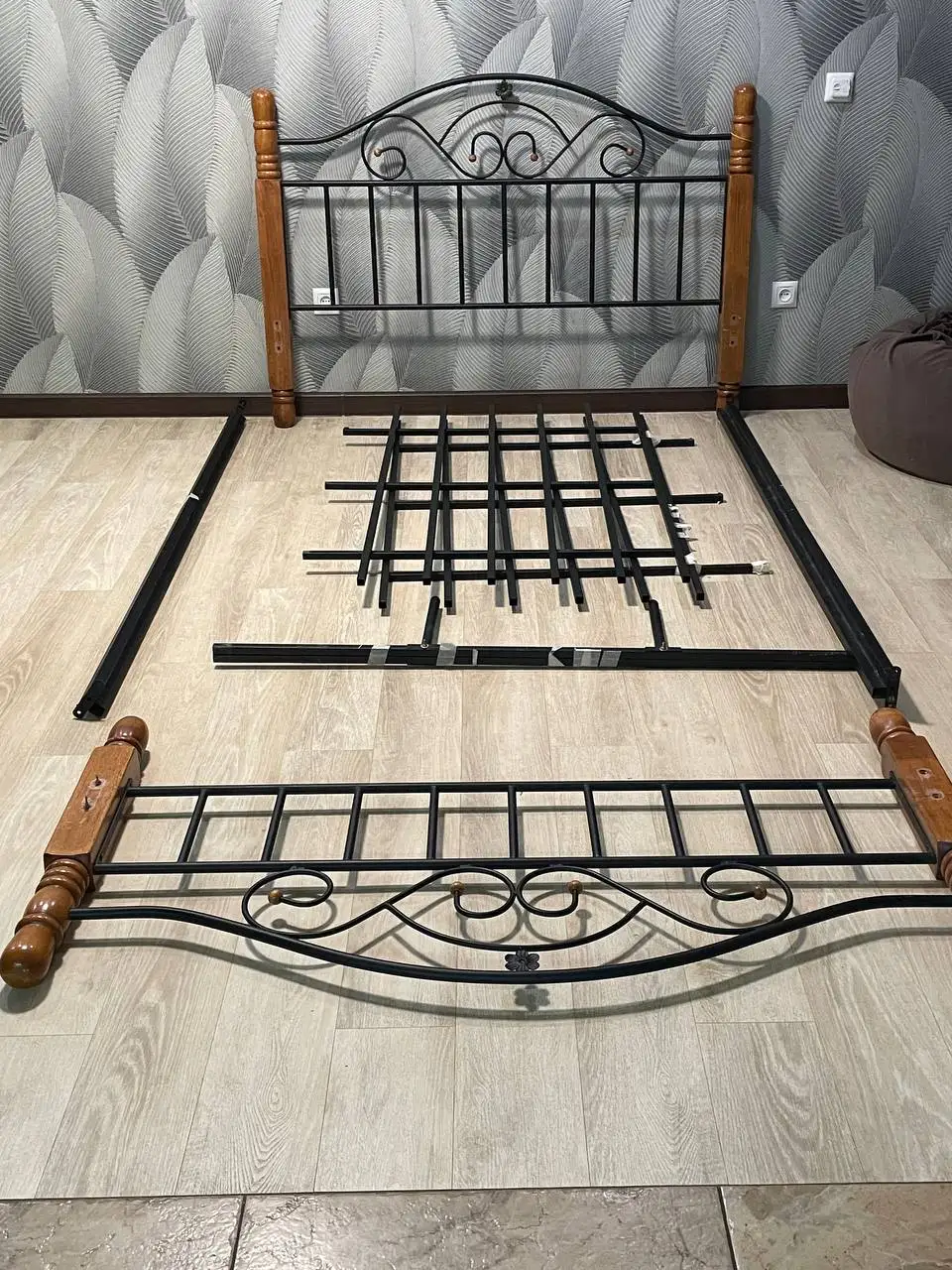 Продам кровать и велосипед - Барахолка в Красноярск