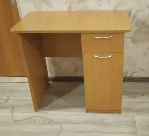 Письменный стол 85×50 - Растения и рассада в Красноярск
