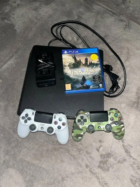 Продам PS4 Slim 1 ТБ с играми и геймпадами - Фотоаппараты в Красноярск