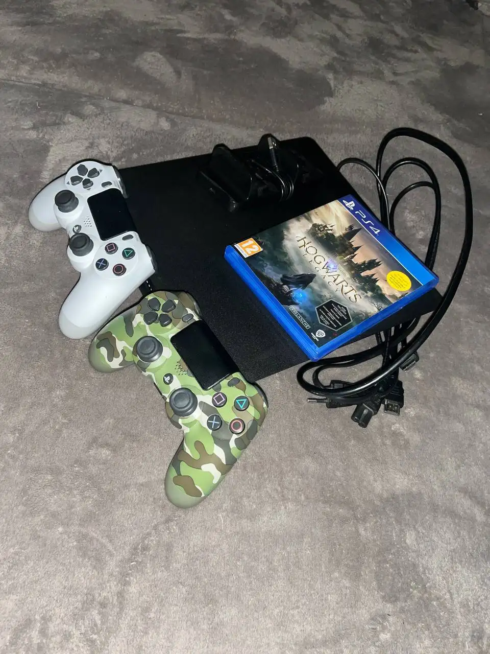 Продам PS4 Slim 1 ТБ с играми и геймпадами - Игровые консоли (Электроника) в Красноярск