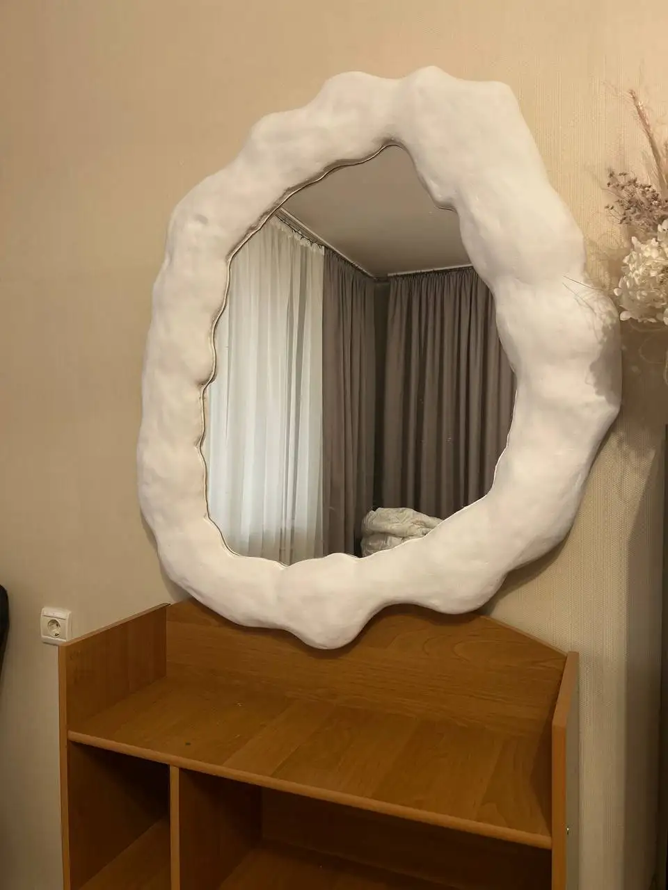 Продажа мебели: шкаф, тумбы, зеркало - Мебель (Барахолка) в Красноярск