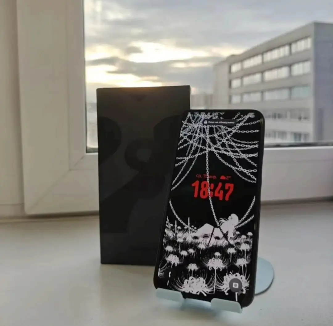 Продажа Samsung Galaxy S22 черный 8/256 ГБ - Смартфоны и телефоны (Электроника) в Красноярск