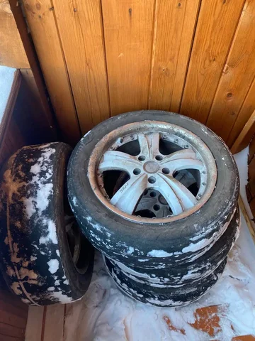 Продам резину R17 5.114.3 - Запчасти в Красноярск