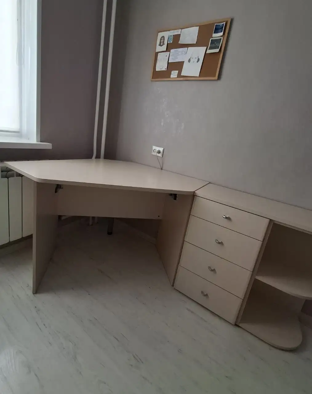 Продам письменный стол и шкаф производства Дятьково - Мебель (Для дома и дачи) в Красноярск