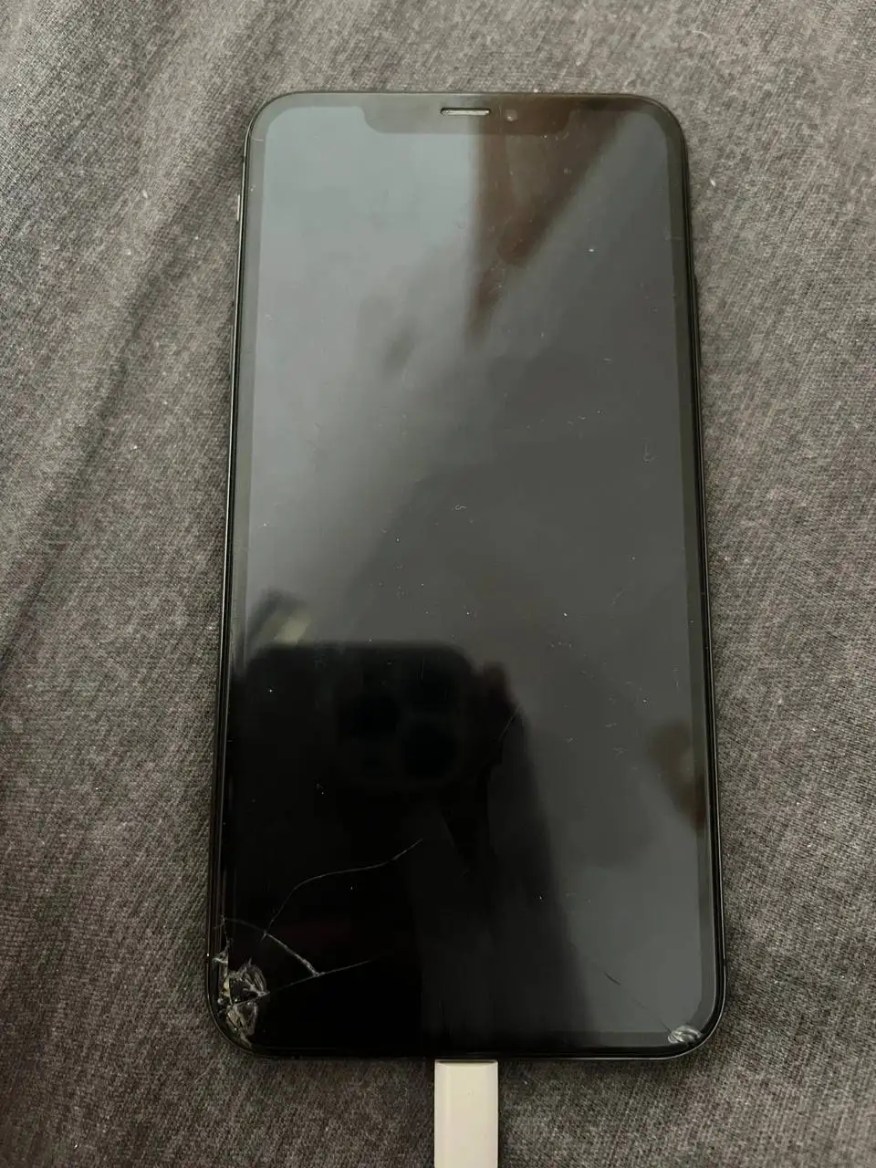 Айфон Xs Max с дефектом дисплея - Смартфоны (Электроника) в Красноярск