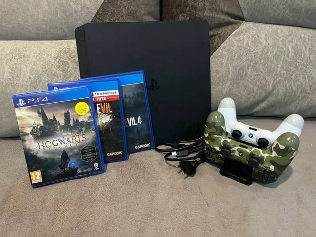 PlayStation 4 Slim 1TB + 2 геймпада + игры - Компьютерная техника в Красноярск