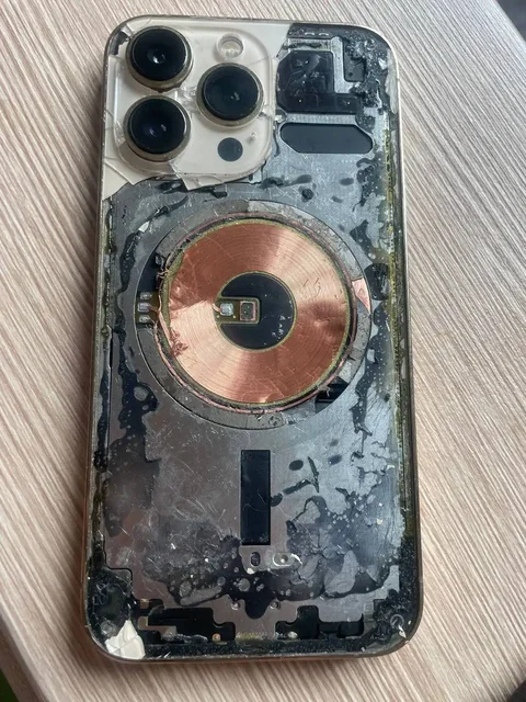 Продажа/Обмен iPhone 13 Pro 128 ГБ с повреждениями - Компьютерная техника в Красноярск