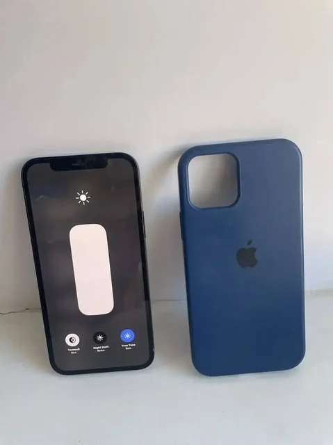 iPhone 12 128GB аккумулятор 74% - Компьютерная техника в Красноярск