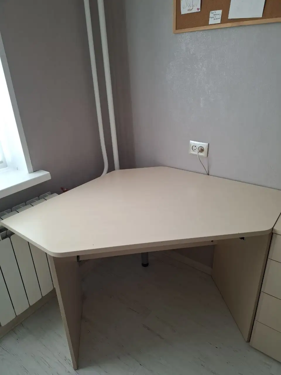 Продам стол с тумбой - Мебель и интерьер (Для дома и дачи) в Красноярск