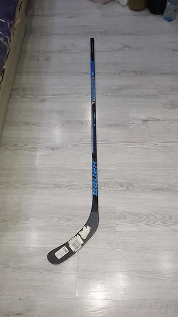 Клюшка BAUER NEXUS 2700 и нагрудник BAUER X800 LITE - Садоводство в Красноярск