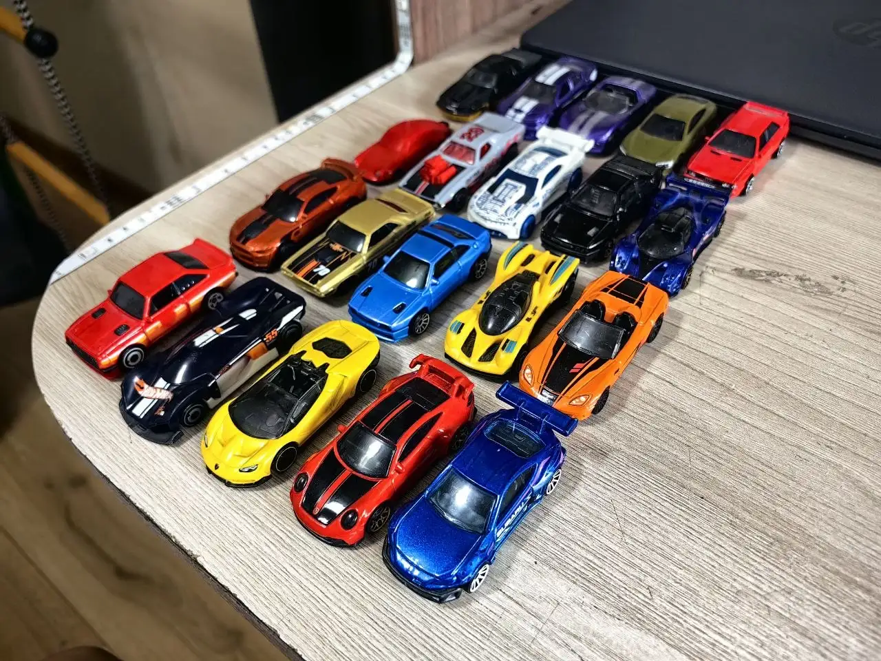Продам машинки Hot Wheels в Красноярске - null (Товары для детей) в Красноярск