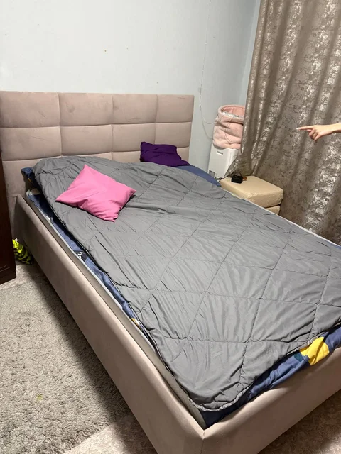 Продам кровать без матраса, железный каркас и деревянные рейки - Уборка и клининг в Красноярск