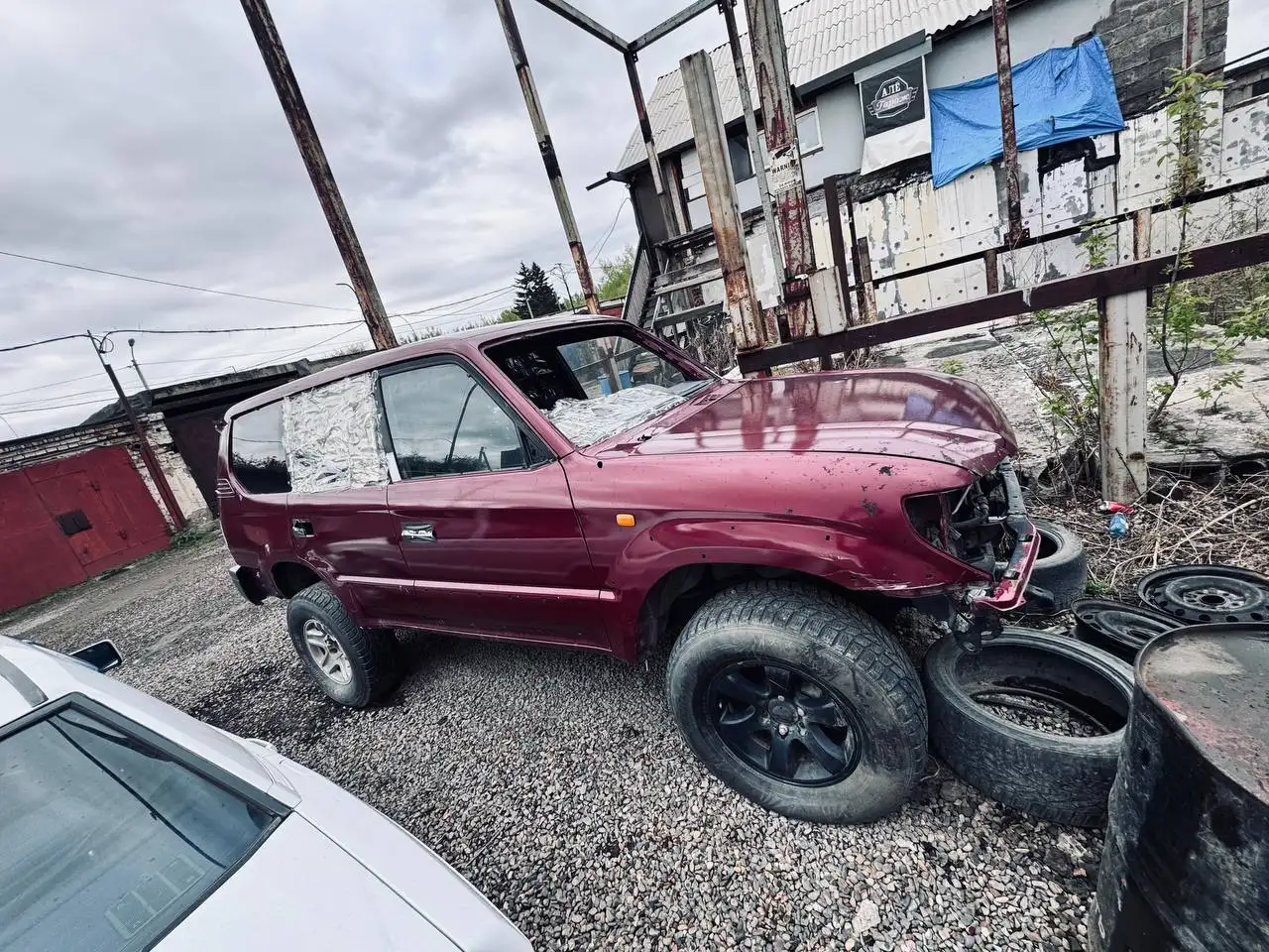 Toyota Land Cruiser Prado 1999 на запчасти - Запчасти (Авто) в Красноярск